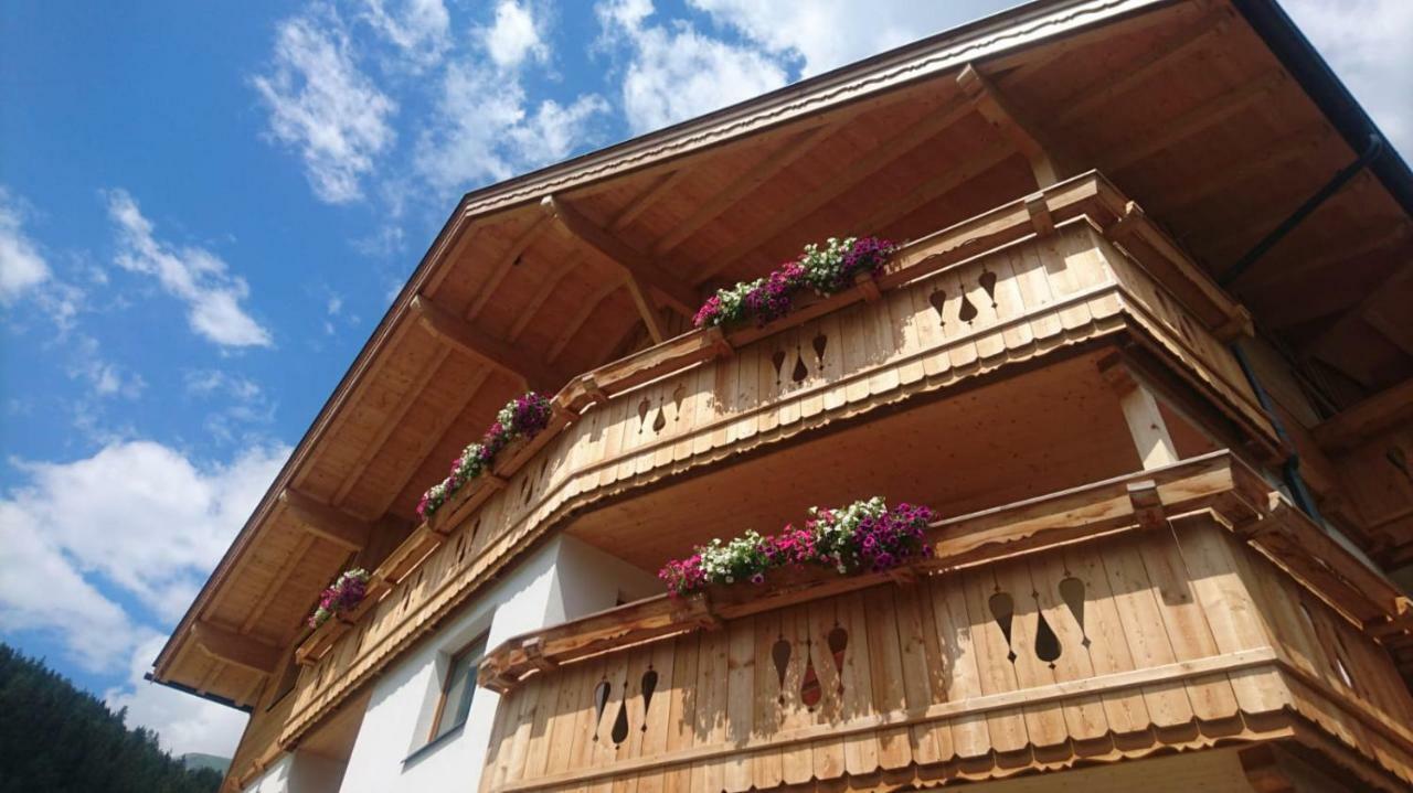 Buttererhof-Apartments Fulpmes Dış mekan fotoğraf